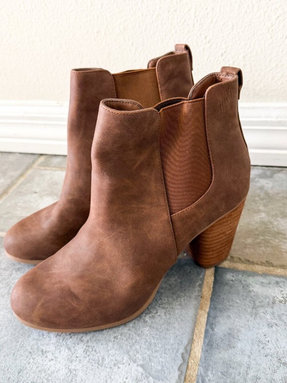 Madden Girl Brown Ankle Booties Block Heel Chelsea Boots Women’s 8.5